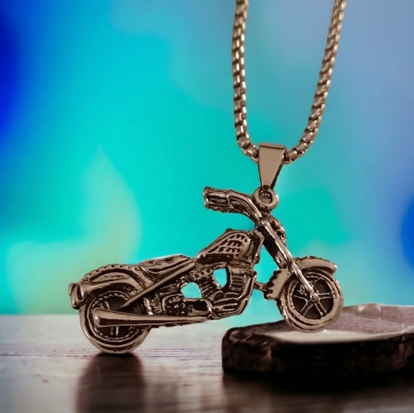 Motorcycle Necklace - Picture 6 of 10